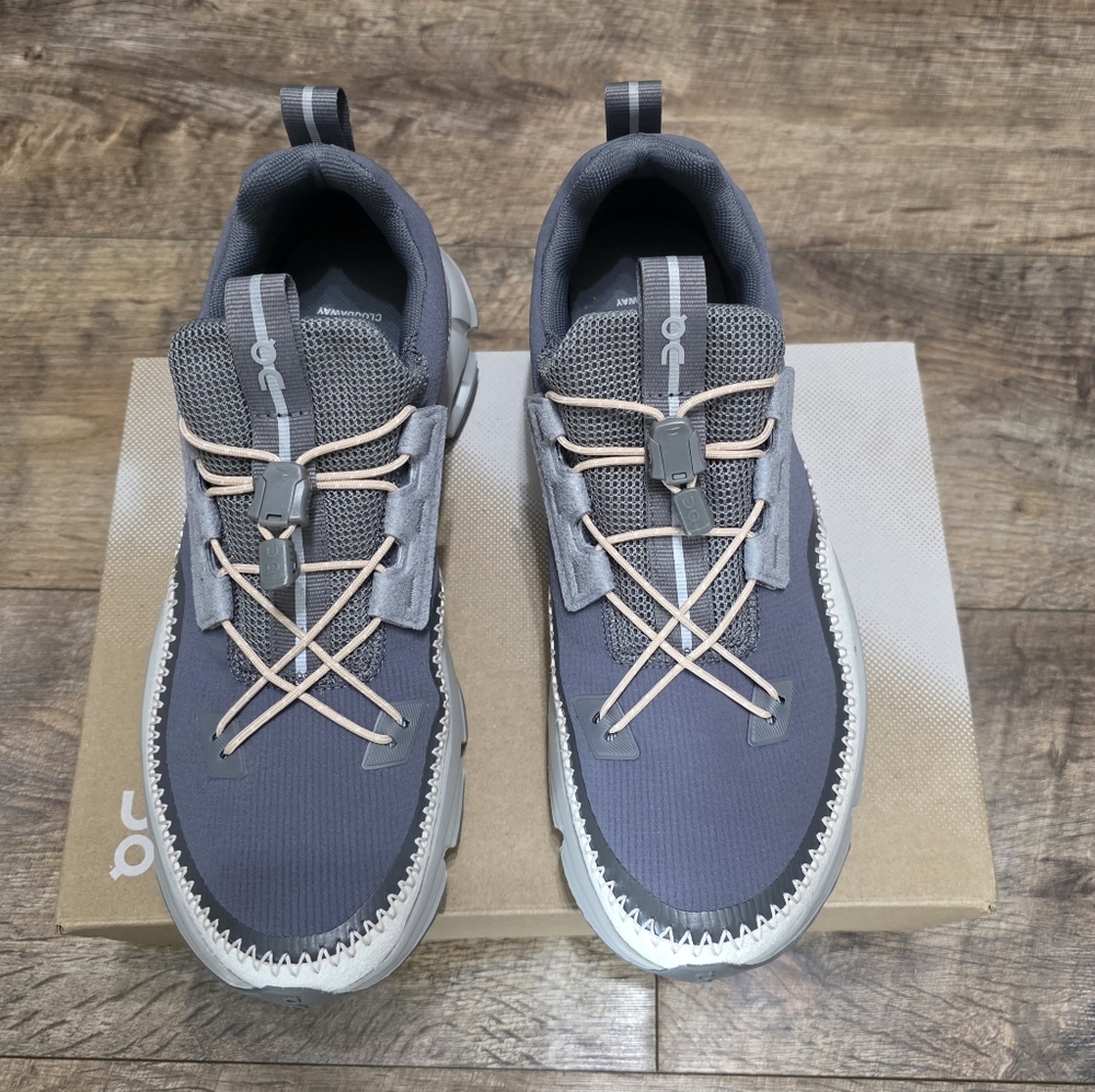 On Cloud cloudway sneaker women's size 8.5 (Run Small) - Picture 4 of 13